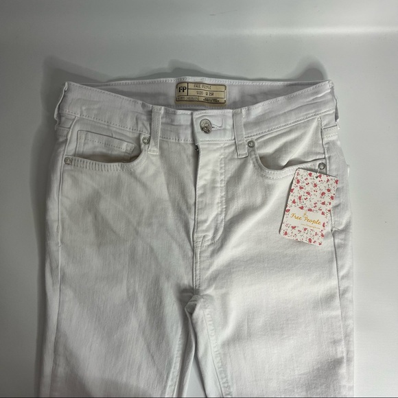 3) NWT Free People White Denim Busted Knee Distressed Skinny 9” Jeans Size 26 - Picture 15 of 15